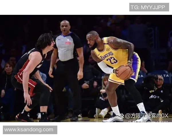 2016年NBA季后赛勇士与雷霆第六场激战回顾与精彩瞬间分析