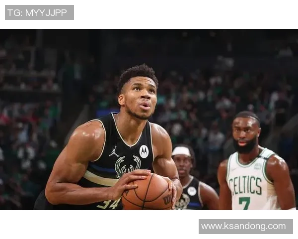 字母哥愤怒撕裂球衣雄鹿惨败后更衣室内冲突升级